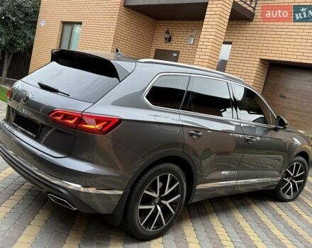 Сірий Фольксваген Туарег, об'ємом двигуна 2.97 л та пробігом 62 тис. км за 59000 $, фото 8 на Automoto.ua