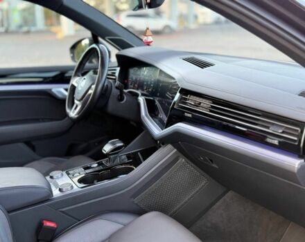 Серый Фольксваген Туарег, объемом двигателя 3 л и пробегом 210 тыс. км за 1402 $, фото 9 на Automoto.ua