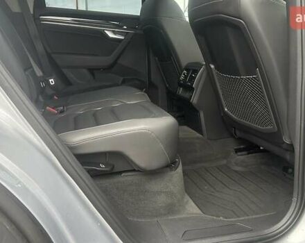 Сірий Фольксваген Туарег, об'ємом двигуна 3 л та пробігом 88 тис. км за 39726 $, фото 6 на Automoto.ua