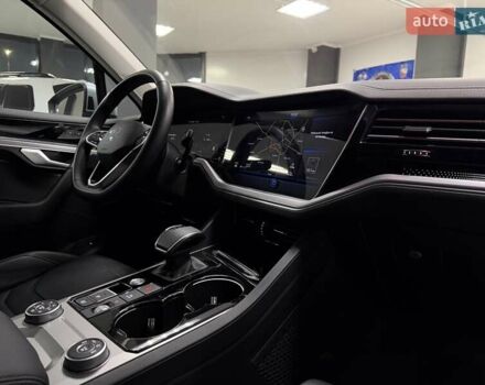 Серый Фольксваген Туарег, объемом двигателя 2.97 л и пробегом 53 тыс. км за 57000 $, фото 51 на Automoto.ua