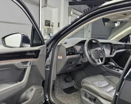 Серый Фольксваген Туарег, объемом двигателя 3 л и пробегом 88 тыс. км за 51200 $, фото 9 на Automoto.ua