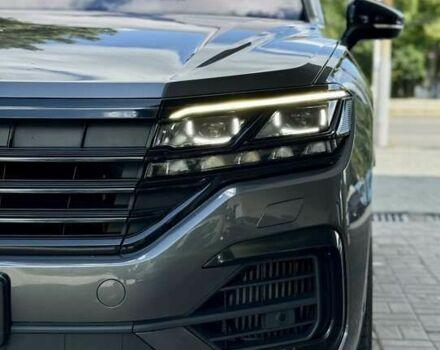 Сірий Фольксваген Туарег, об'ємом двигуна 3 л та пробігом 100 тис. км за 49500 $, фото 4 на Automoto.ua