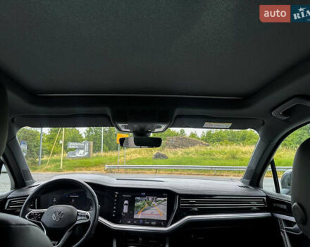 Серый Фольксваген Туарег, объемом двигателя 3 л и пробегом 160 тыс. км за 51500 $, фото 61 на Automoto.ua