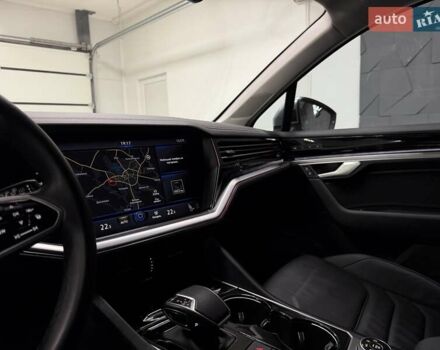 Серый Фольксваген Туарег, объемом двигателя 2.97 л и пробегом 53 тыс. км за 57000 $, фото 27 на Automoto.ua