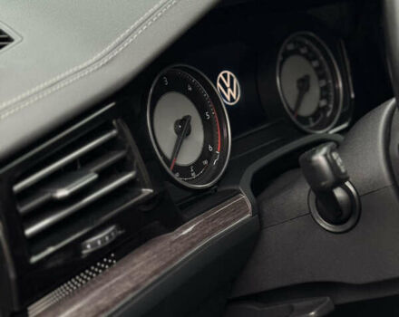 Серый Фольксваген Туарег, объемом двигателя 2.97 л и пробегом 147 тыс. км за 42999 $, фото 24 на Automoto.ua