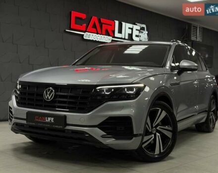 Серый Фольксваген Туарег, объемом двигателя 2.97 л и пробегом 53 тыс. км за 57000 $, фото 2 на Automoto.ua