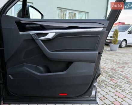 Серый Фольксваген Туарег, объемом двигателя 3 л и пробегом 135 тыс. км за 52999 $, фото 73 на Automoto.ua