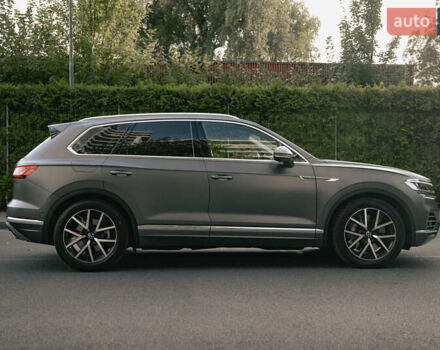Фольксваген Туарег 2020 в Киеве на Automoto.ua Серый Фольксваген Туарег, объемом двигателя 3 л и пробегом 45 тыс. км за 59900 $, фото 12 на Automoto.ua