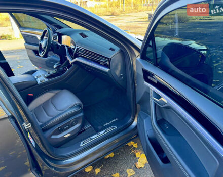 Фольксваген Туарег 2020 у Кривому Розі на Automoto.ua Сірий Фольксваген Туарег, об'ємом двигуна 3.96 л та пробігом 111 тис. км за 72000 $, фото 18 на Automoto.ua