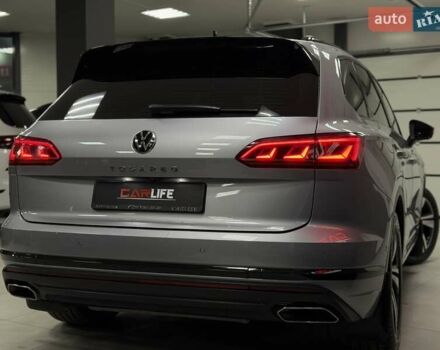 Серый Фольксваген Туарег, объемом двигателя 2.97 л и пробегом 53 тыс. км за 57000 $, фото 14 на Automoto.ua