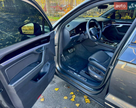 Фольксваген Туарег 2020 у Кривому Розі на Automoto.ua Сірий Фольксваген Туарег, об'ємом двигуна 3.96 л та пробігом 111 тис. км за 72000 $, фото 13 на Automoto.ua