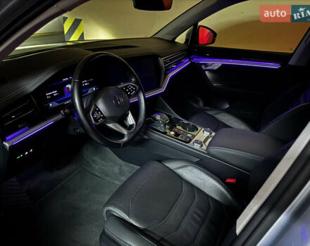 Фольксваген Туарег 2020 у Києві на Automoto.ua Сірий Фольксваген Туарег, об'ємом двигуна 3 л та пробігом 41 тис. км за 48700 $, фото 39 на Automoto.ua