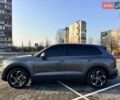 Серый Фольксваген Туарег, объемом двигателя 3 л и пробегом 115 тыс. км за 40500 $, фото 1 на Automoto.ua