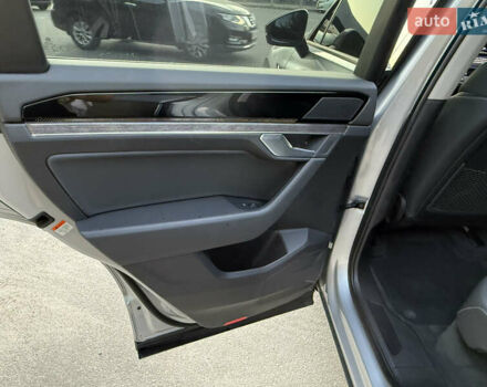 Серый Фольксваген Туарег, объемом двигателя 3 л и пробегом 56 тыс. км за 49000 $, фото 13 на Automoto.ua