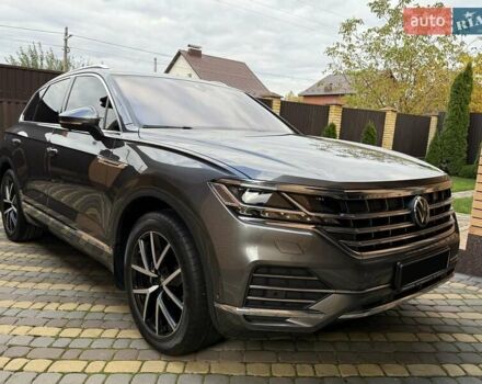 Сірий Фольксваген Туарег, об'ємом двигуна 2.97 л та пробігом 62 тис. км за 59000 $, фото 3 на Automoto.ua