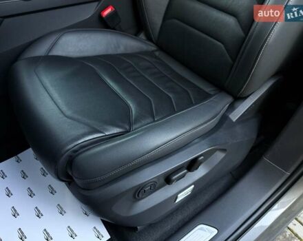 Серый Фольксваген Туарег, объемом двигателя 3 л и пробегом 135 тыс. км за 52999 $, фото 35 на Automoto.ua