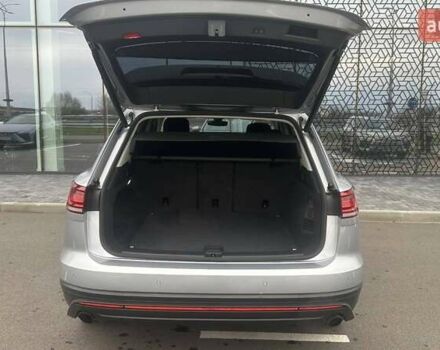 Сірий Фольксваген Туарег, об'ємом двигуна 3 л та пробігом 88 тис. км за 39726 $, фото 9 на Automoto.ua