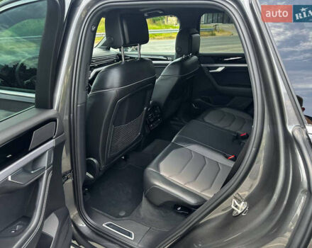 Серый Фольксваген Туарег, объемом двигателя 3 л и пробегом 160 тыс. км за 51500 $, фото 51 на Automoto.ua