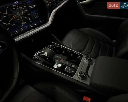 Серый Фольксваген Туарег, объемом двигателя 2.97 л и пробегом 53 тыс. км за 57000 $, фото 30 на Automoto.ua