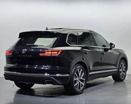 Серый Фольксваген Туарег, объемом двигателя 3 л и пробегом 88 тыс. км за 51200 $, фото 2 на Automoto.ua