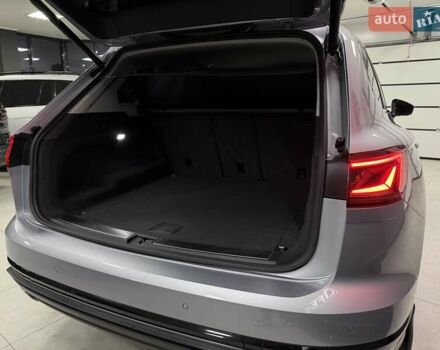 Серый Фольксваген Туарег, объемом двигателя 2.97 л и пробегом 53 тыс. км за 57000 $, фото 54 на Automoto.ua