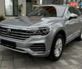 Фольксваген Туарег 2020 у Києві на Automoto.ua Сірий Фольксваген Туарег, об'ємом двигуна 3 л та пробігом 41 тис. км за 48700 $, фото 1 на Automoto.ua