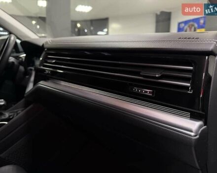 Серый Фольксваген Туарег, объемом двигателя 2.97 л и пробегом 53 тыс. км за 57000 $, фото 52 на Automoto.ua