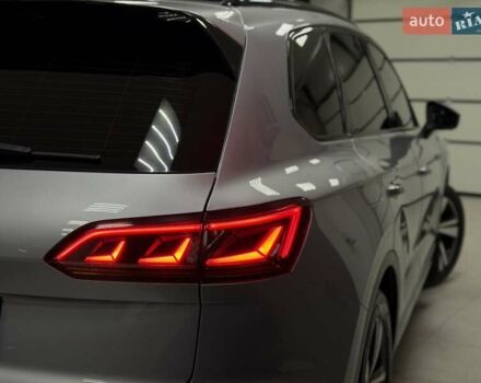 Серый Фольксваген Туарег, объемом двигателя 2.97 л и пробегом 53 тыс. км за 57000 $, фото 11 на Automoto.ua