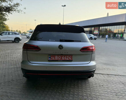 Серый Фольксваген Туарег, объемом двигателя 3 л и пробегом 56 тыс. км за 49000 $, фото 5 на Automoto.ua