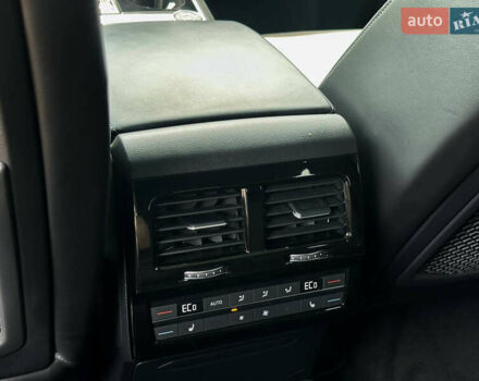 Серый Фольксваген Туарег, объемом двигателя 3 л и пробегом 160 тыс. км за 51500 $, фото 54 на Automoto.ua