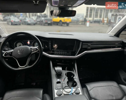 Серый Фольксваген Туарег, объемом двигателя 2.97 л и пробегом 147 тыс. км за 42999 $, фото 9 на Automoto.ua