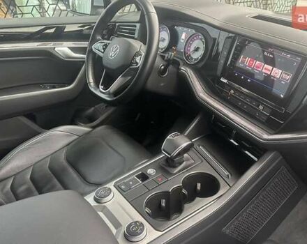 Сірий Фольксваген Туарег, об'ємом двигуна 3 л та пробігом 88 тис. км за 39726 $, фото 16 на Automoto.ua