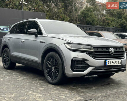 Серый Фольксваген Туарег, объемом двигателя 2.97 л и пробегом 147 тыс. км за 42999 $, фото 1 на Automoto.ua
