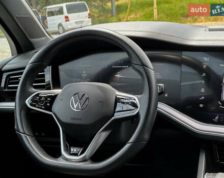 Серый Фольксваген Туарег, объемом двигателя 3 л и пробегом 160 тыс. км за 51500 $, фото 57 на Automoto.ua