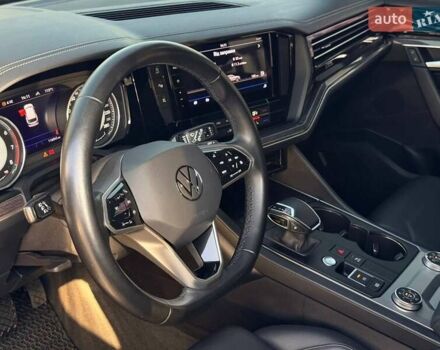 Серый Фольксваген Туарег, объемом двигателя 3 л и пробегом 115 тыс. км за 40500 $, фото 24 на Automoto.ua