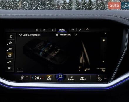 Серый Фольксваген Туарег, объемом двигателя 3 л и пробегом 135 тыс. км за 52999 $, фото 89 на Automoto.ua