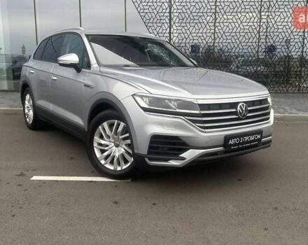 Сірий Фольксваген Туарег, об'ємом двигуна 3 л та пробігом 88 тис. км за 39726 $, фото 10 на Automoto.ua