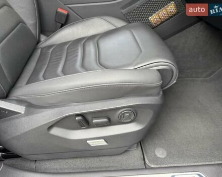 Сірий Фольксваген Туарег, об'ємом двигуна 2.97 л та пробігом 62 тис. км за 59000 $, фото 16 на Automoto.ua