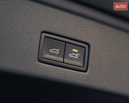 Фольксваген Туарег 2020 в Киеве на Automoto.ua Серый Фольксваген Туарег, объемом двигателя 3 л и пробегом 45 тыс. км за 59900 $, фото 26 на Automoto.ua