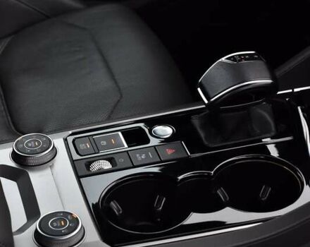 Сірий Фольксваген Туарег, об'ємом двигуна 2.99 л та пробігом 204 тис. км за 41999 $, фото 16 на Automoto.ua