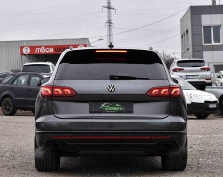 Сірий Фольксваген Туарег, об'ємом двигуна 3 л та пробігом 204 тис. км за 41999 $, фото 4 на Automoto.ua