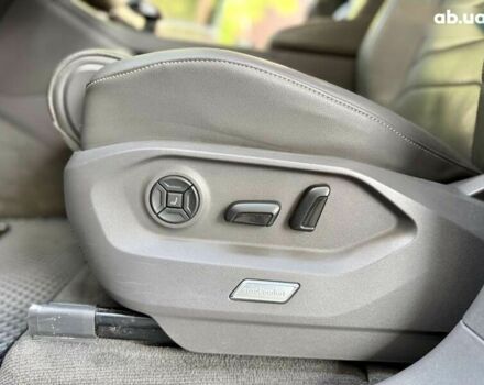 Сірий Фольксваген Туарег, об'ємом двигуна 3 л та пробігом 100 тис. км за 49500 $, фото 25 на Automoto.ua