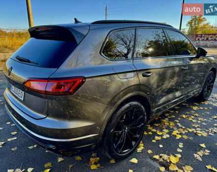Фольксваген Туарег 2020 у Кривому Розі на Automoto.ua Сірий Фольксваген Туарег, об'ємом двигуна 3.96 л та пробігом 111 тис. км за 72000 $, фото 4 на Automoto.ua