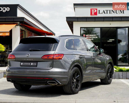 Серый Фольксваген Туарег, объемом двигателя 3 л и пробегом 160 тыс. км за 51500 $, фото 15 на Automoto.ua