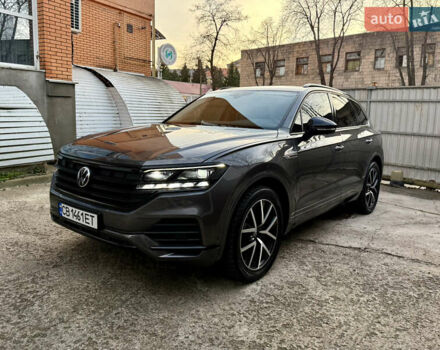 Серый Фольксваген Туарег, объемом двигателя 2.97 л и пробегом 125 тыс. км за 46800 $, фото 4 на Automoto.ua