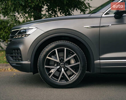 Фольксваген Туарег 2020 в Киеве на Automoto.ua Серый Фольксваген Туарег, объемом двигателя 3 л и пробегом 45 тыс. км за 59900 $, фото 2 на Automoto.ua