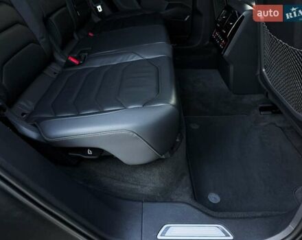 Серый Фольксваген Туарег, объемом двигателя 3 л и пробегом 135 тыс. км за 52999 $, фото 69 на Automoto.ua