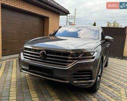 Сірий Фольксваген Туарег, об'ємом двигуна 2.97 л та пробігом 62 тис. км за 59000 $, фото 2 на Automoto.ua