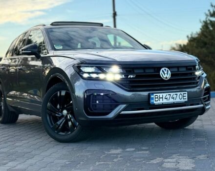 Серый Фольксваген Туарег, объемом двигателя 3 л и пробегом 210 тыс. км за 1402 $, фото 2 на Automoto.ua