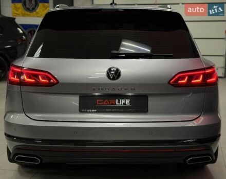 Серый Фольксваген Туарег, объемом двигателя 2.97 л и пробегом 53 тыс. км за 57000 $, фото 25 на Automoto.ua